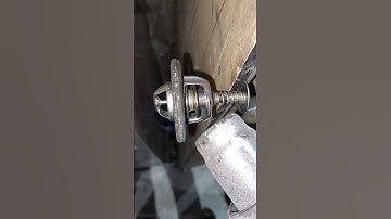 How Thermostat valves Work #thermostat #automobile #mechanic #reels  #short #shorts