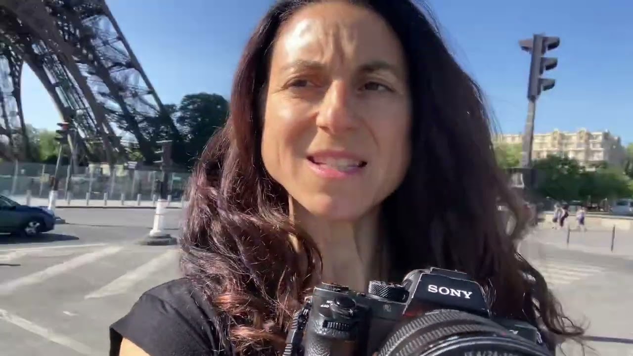 Photographer Paris - Paris Photo Shoot at the Eiffel Tower 30 minutes