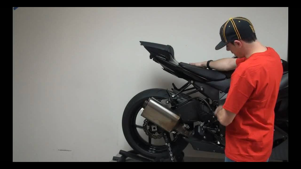 Hotbodies 09 ZX6 Megaphone Install - YouTube