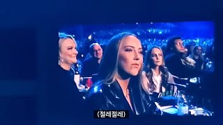 에미넴 : "약 ㅈㄴ 맛있더라구요. 헤일리는 귀 막고 있어" / 아빠의 약물 중독 썰에 신물 난 헤일리 ㅋㅋㅋ