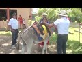 INDIA MARIA CATRACHA RECIBE SU BURRO FILEMON