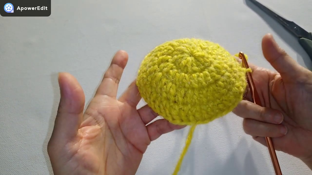 Tutoriel crochet débutants. Leçon n°4 : faire une forme calotte à partir d'un anneau magique.