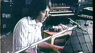 Wings 1975 Soundcheck + More chords