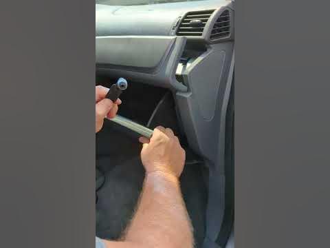 2005 to 2010 Honda Odyssey cabin filter air filter replacement. how to