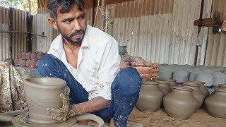 Celebrity Making / Throwing a Spherical shaped Pottery vase on the wheel Net Worth