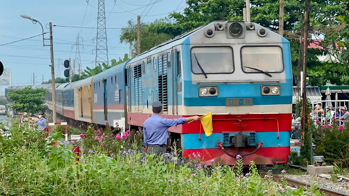50 CHUYẾN XE LỬA ĐI QUA TẤT CẢ CÁC CHẮN ĐƯỜNG NGANG Ở SÀI GÒN NĂM 2024