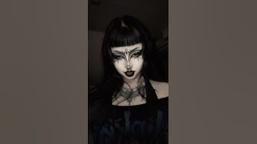 🤭 #goth #gothic #gothmakeup #gothstyle