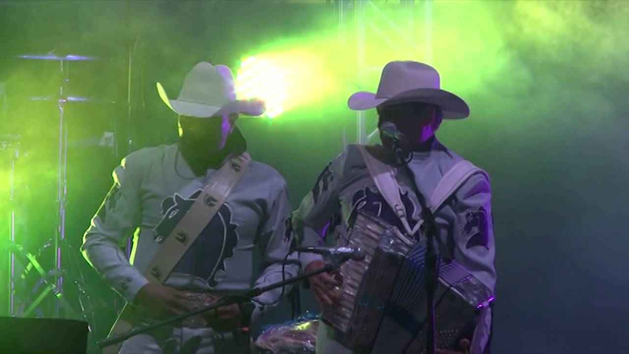 在 YouTube 上观看 Bronco El Gigante de America en Vivo Los Compadres 在 YouTube 上观看 Bronco El Gigante de America en Vivo Los Compadres