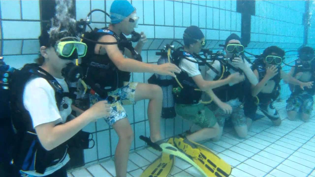 Bautizo Buceo en Piscina - 3 jun 2012.mp4