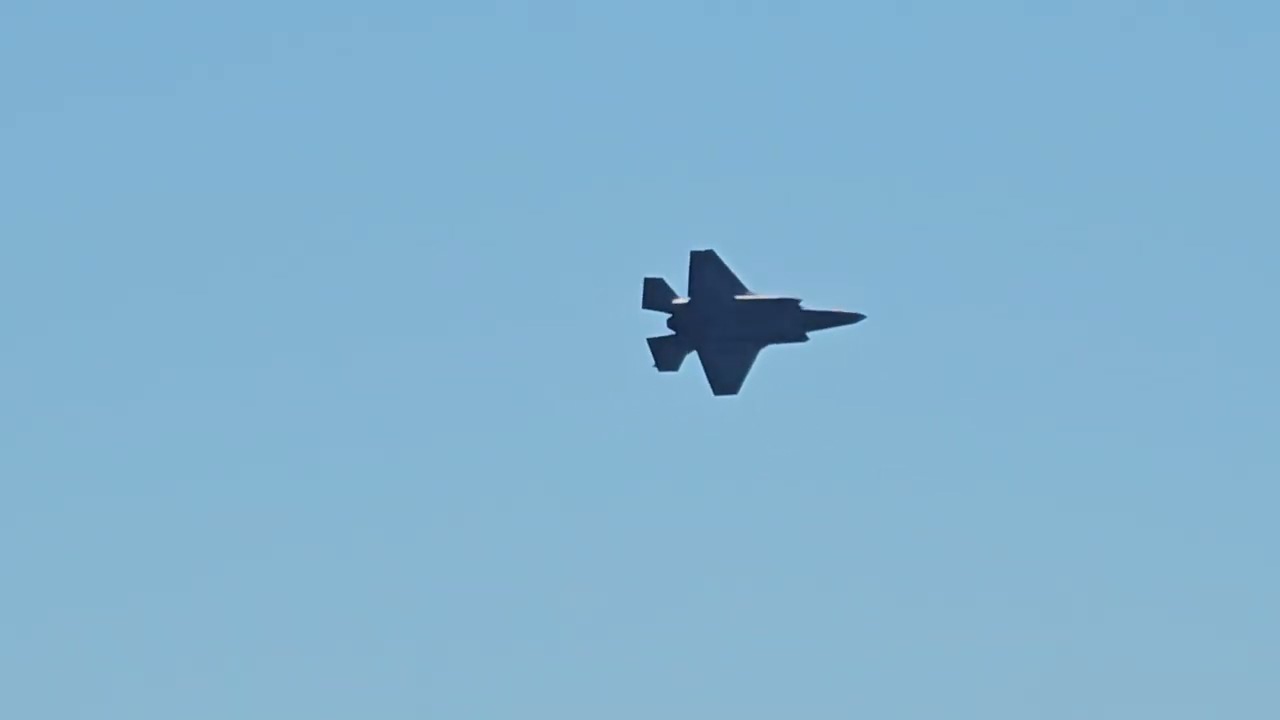 This F-35 Flyby Had the Crowd FREEZING in Shock! 