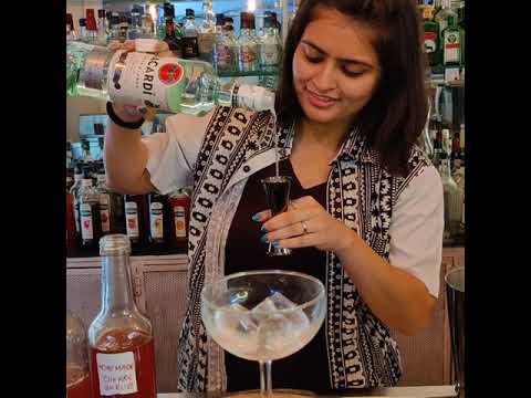 Video: 9 Cocktailsrecept Att Blanda Ihop För National Rum Day