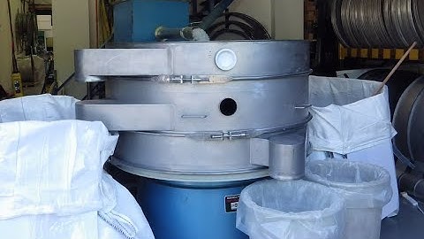 Vibro separator for removing contamination from PET plastics