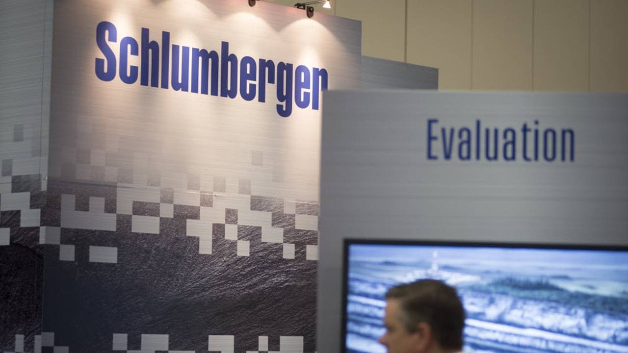 Shares of Schlumberger Rally Despite Pessimistic Comments From CEO