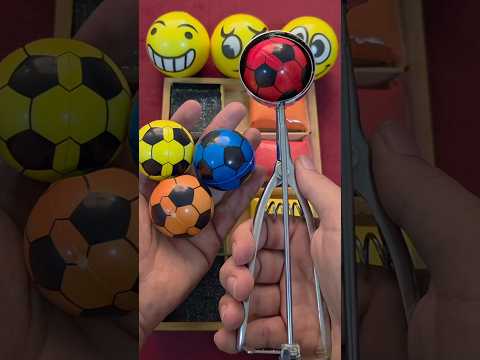 ده شكل ي وأنا بحاول أروق نفسي وسناني مطلعة عيني