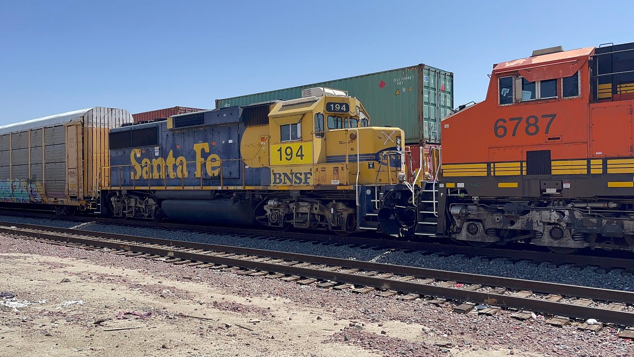 Santa Fe Friday. Santa Fe 194 BNSF Patch Yellow Bonnet + Original