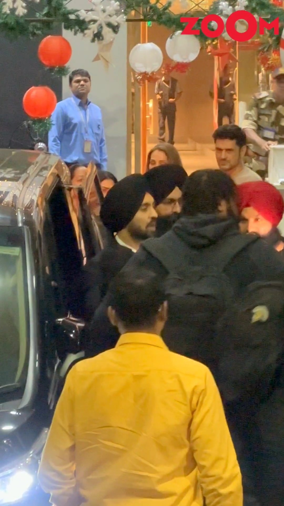Diljit Dosanjh gets MOBBED by his fans as he returns Mumbai after meeting PM Modi ? #shorts