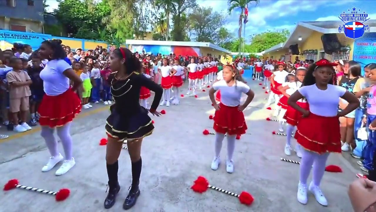 Batón Ballet Dominicanos siempre al ritmo de la música y colorido 🇩🇴
