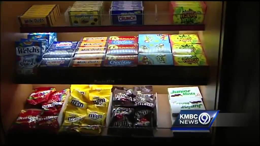 AMC shows off renovations to Leawood Town Center 20 theater - YouTube