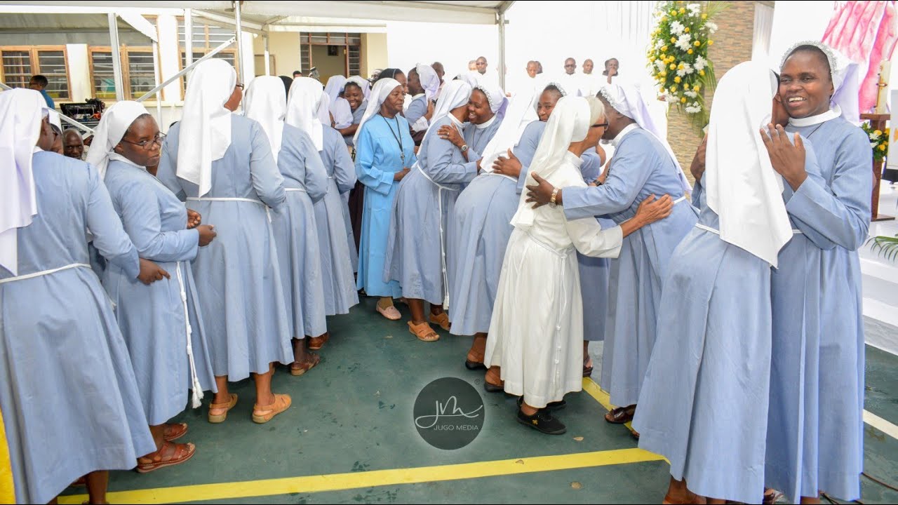 Basi Nyenyekeeni - Aloyce Golden | Kwaya ya Familia Takatifu St. Joseph's Cathedral DSM