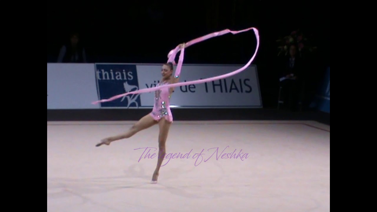 Evgueniya KANAEVA (RUS) ribbon - 2009 Thiais senior AA