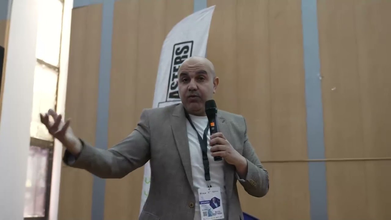 الموظف الثعلب و الموظف القنفذ