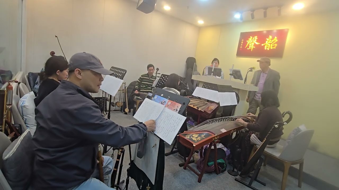 曲水流紅