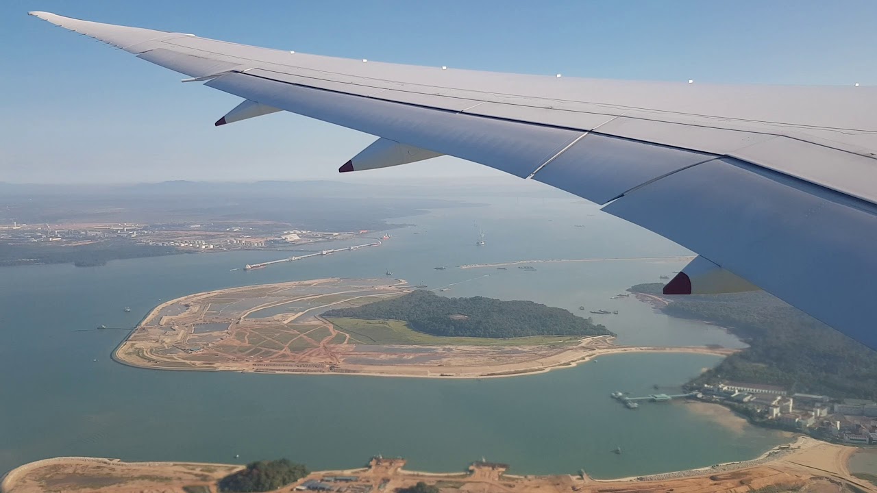 Singapore Airlines B787-10 Takes off From Singapore 9V-SCH