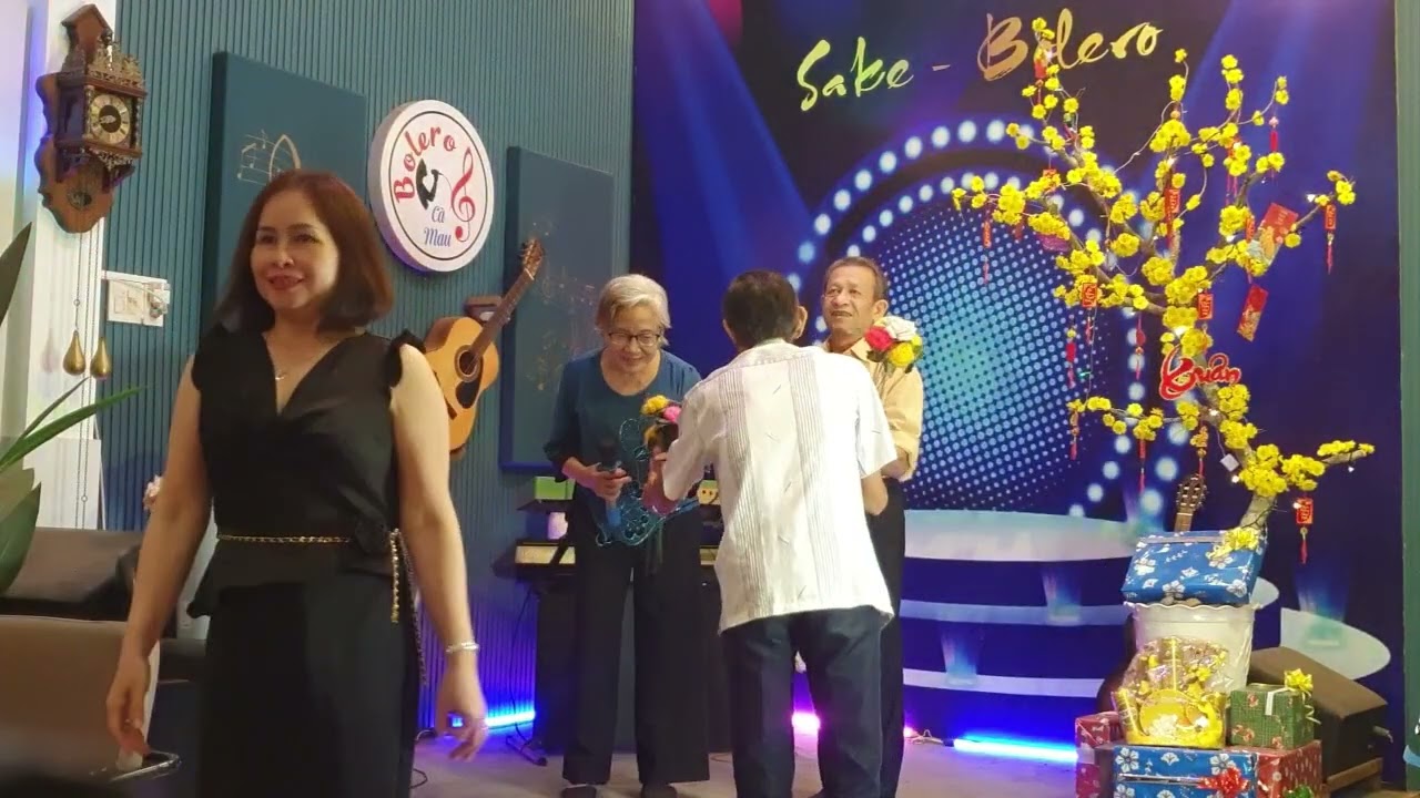 Chuyện Tình Người Đan Áo - Sáng Tác :  NS Trường Sa - Trình Bày : Bác Sáu & Anh Lâm Thời