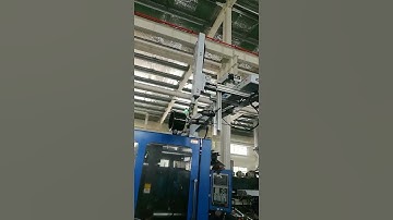 Injection robot arm for injection molding machine