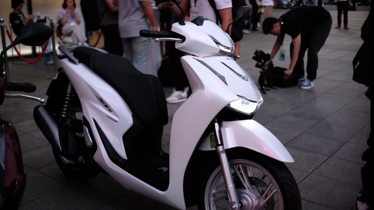 2026 HONDA SH 160 ABS NEW DESIGN VARIANTS - ACTUAL UNITS WALKAROUND