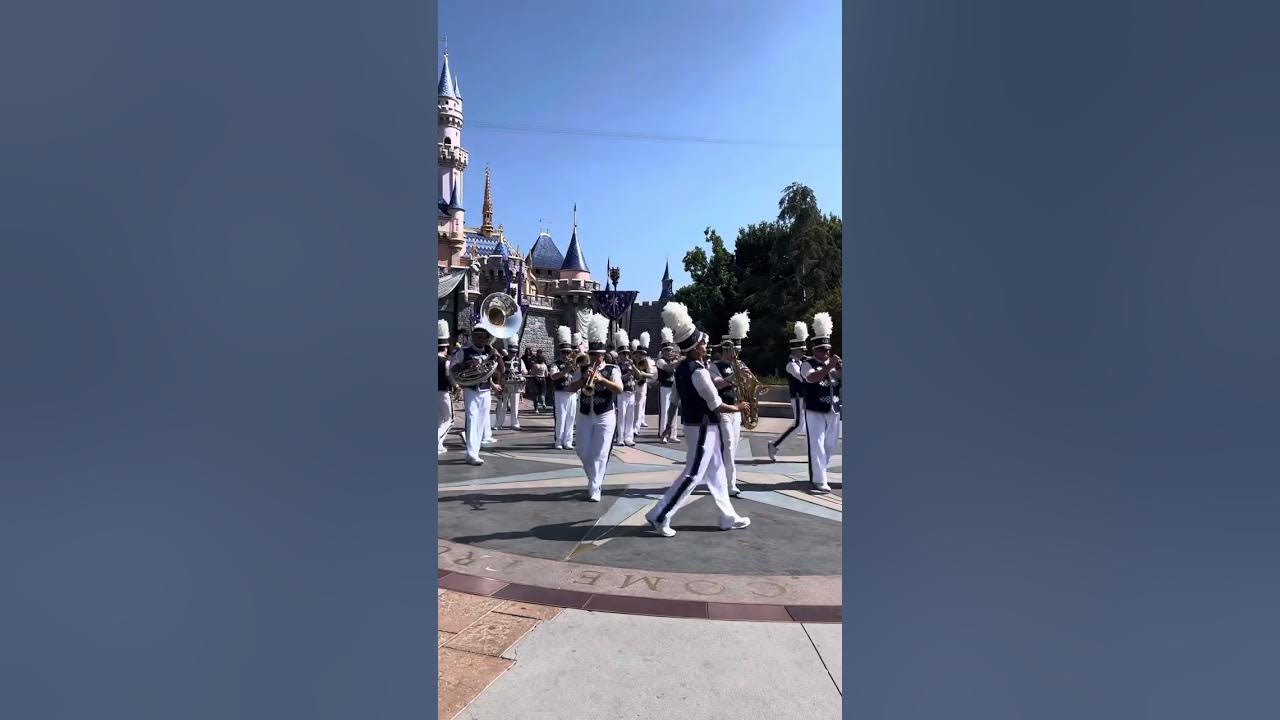 Disneyland band Hakuna Matata medley Disneyland band Hakuna Matata medley