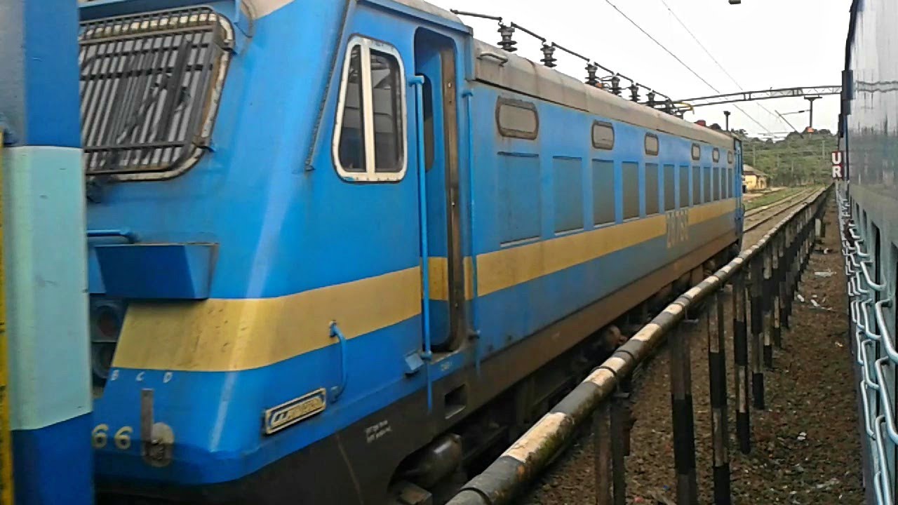 AJJ WAG7 Kollam Passenger Shunting @ Kottayam