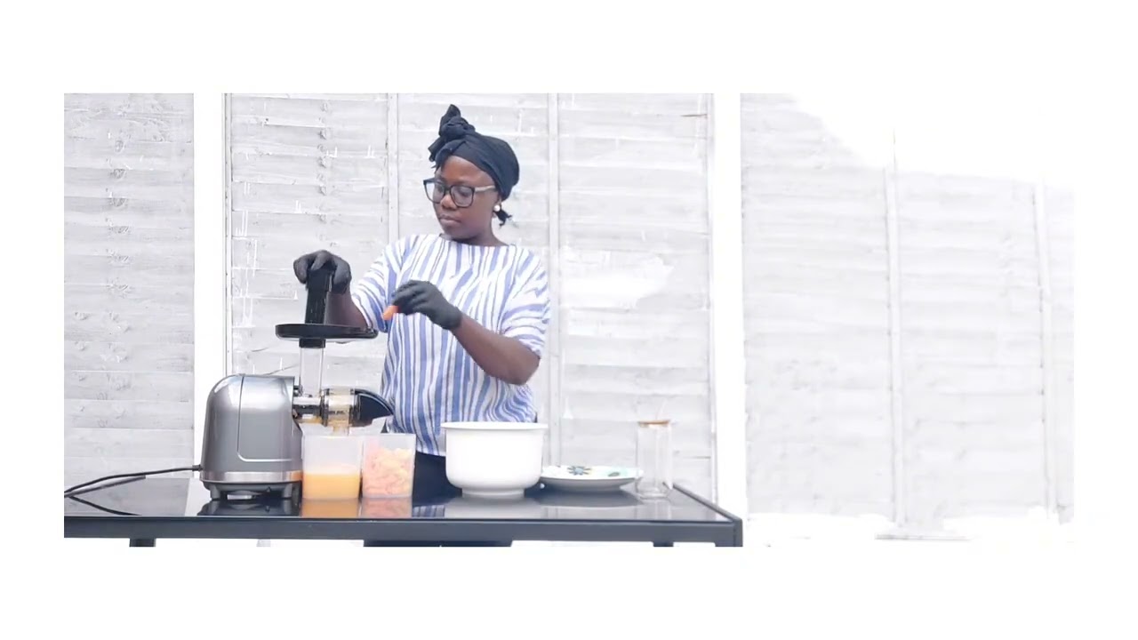 Fresh juice every morning. It's good for your health. 