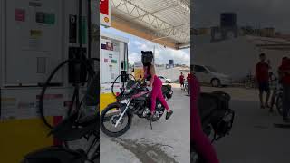 O Que Você Acha De Mulher De Moto? Olha Essa Xre Que Linda Com Esses Detalhes Rosas