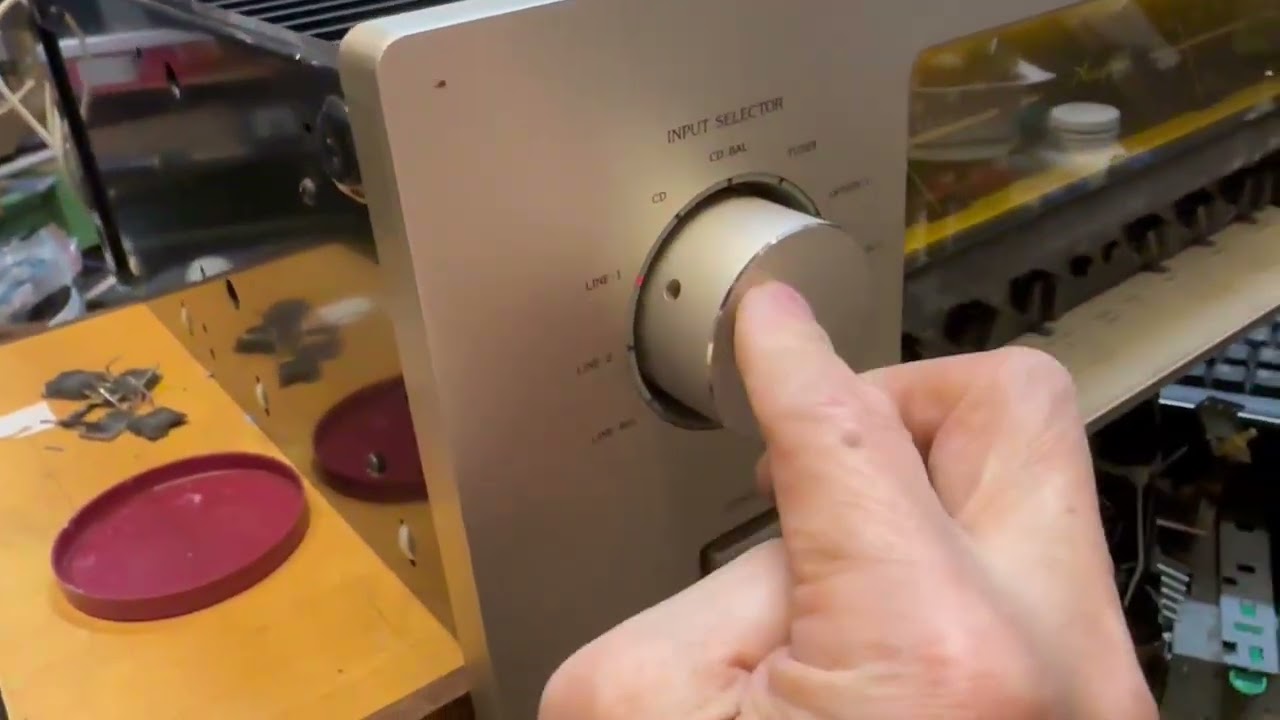 Accuphase E-406v 故障 維修 測試 - YouTube