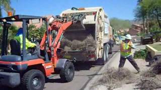 Peterbilt 320 McNeilus 32 YD RL ~ Bulk Trash ~ MC6137 ~ Part 7