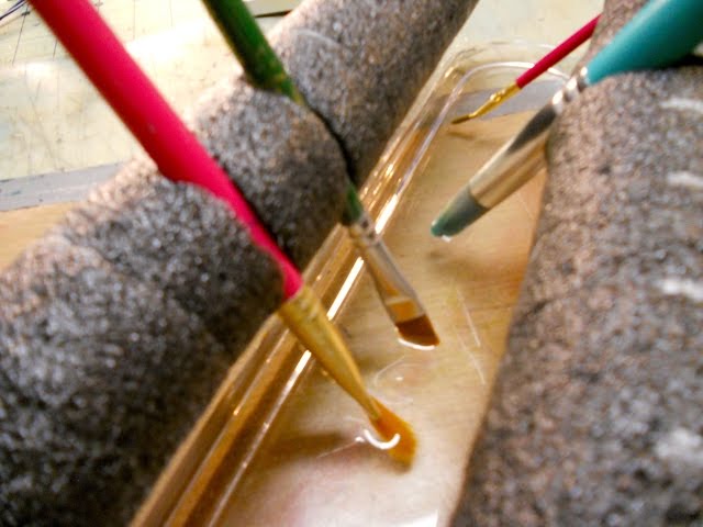 Makeup Brush Drying Rack - Easy DIY 