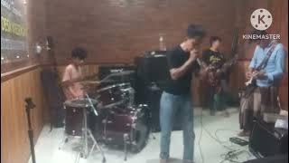 Agar tak ada kata benci(Boomerang) Cover by The p15t0l 64nd