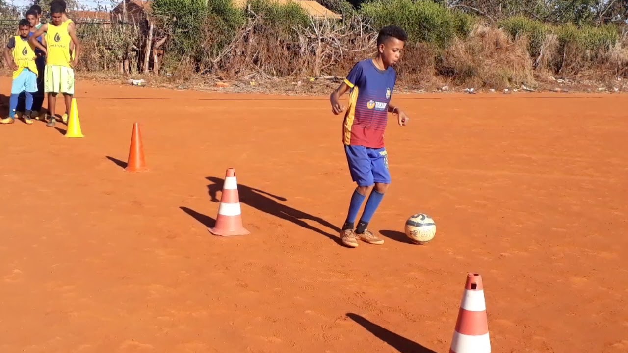 CONDUÇÃO DE BOLA , POSSE DE BOLA EM CAMPO REDUZIDO, ATAQUE CONTRA DEFESA E FINALIZAÇÃO!!! YouTube CONDUÇÃO DE BOLA , POSSE DE BOLA EM CAMPO REDUZIDO, ATAQUE CONTRA DEFESA E FINALIZAÇÃO!!! YouTube