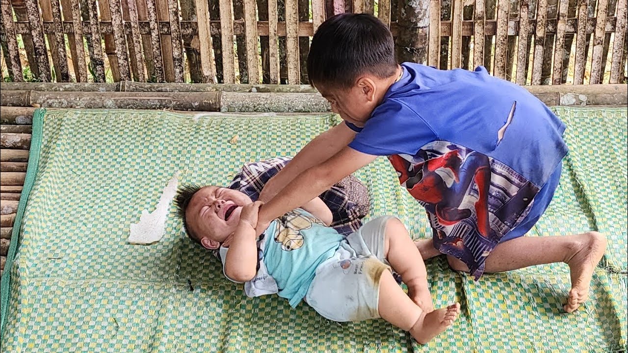 single mother determined to leave home to earn money to improve life