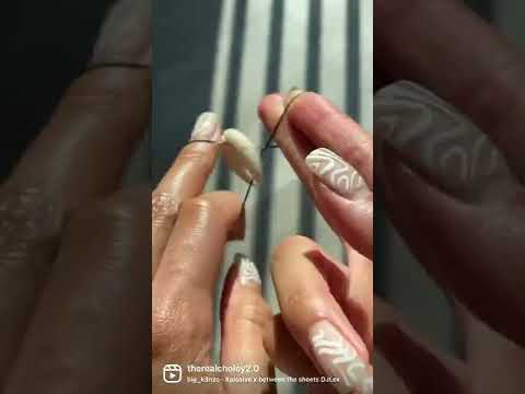 Video: Hur man sätter cowrie -skal på dreads: 10 steg (med bilder)