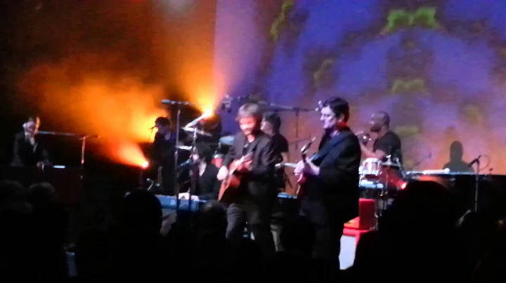 Black Jacket Symphony, Eat A Peach