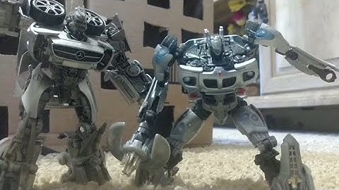 jazz vs Soundwave (transformers stop motion)