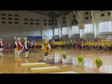 Video: Uz Kādu Sporta Veidu Bērnu Sūtīt