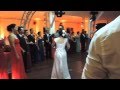 Noivo faz dança surpresa e surpreende a noiva