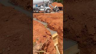 30 yard footing. #concrete #construction #dothingsyoudontwanttodo