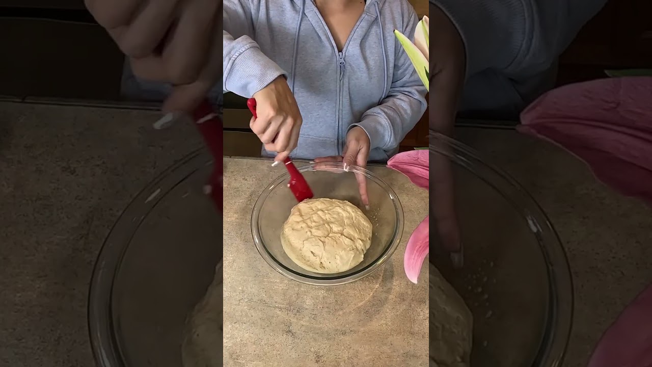 There’s nothing better than homemade cinnamon buns made completely from scratch 🤎