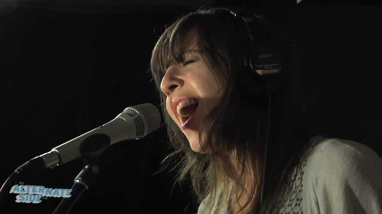 Guarda Xylos - "Eastern Pose" (Live at WFUV) su YouTube Guarda Xylos - "Eastern Pose" (Live at WFUV) su YouTube