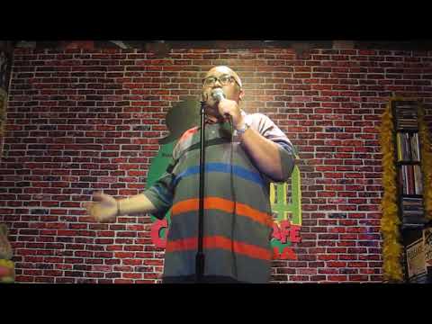 OPEN MIC RAMON PAPANA di COMEDY CAFE INDONESIA - 2011 dimana Stand Up Comedy Indonesia dimulai.