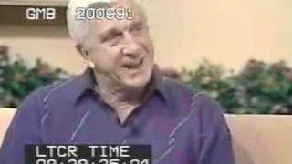 Leslie Nielsen farted on Morning show ^_^